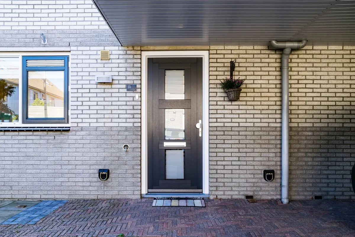 Kunststof voordeur met vingerprintslot van Van der Vlugt