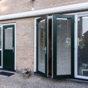 Binnenzonwering in tuindeur - Van der Vlugt Velserbroek - Kozijnen en Zonwering-kunststof kozijnen verbetering woning