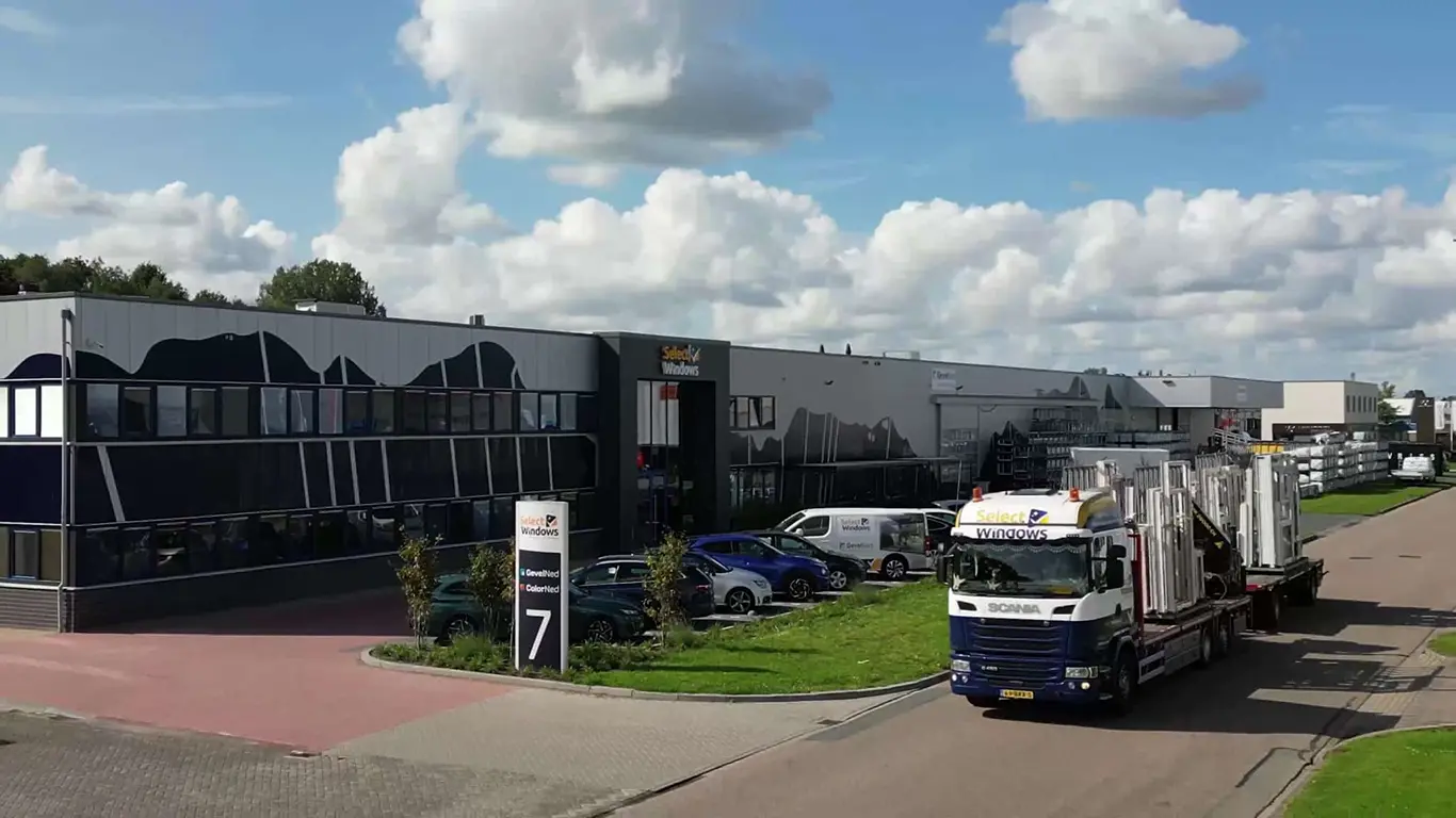 Van der Vlugt is trotse partner van Select Windows voor topkwaliteit kunststof kozijnen